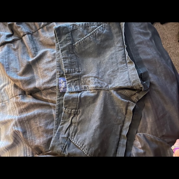 Shorts - Picture 2 of 4